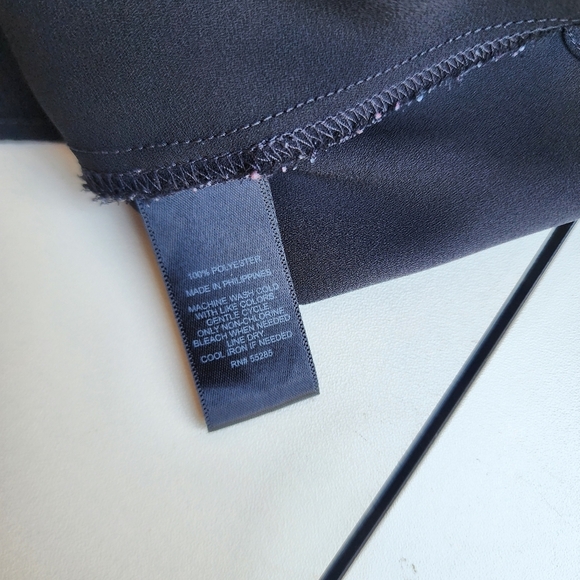 Express Women’s Sleeveless Black Stretch Top Blouse Keyhole Tie Size XS - Picture 12 of 12